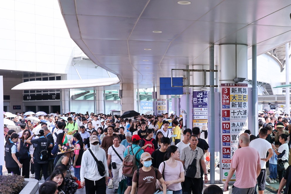 澳门口岸旅客人流