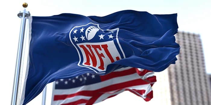 NFL官方旗帜与美国国旗